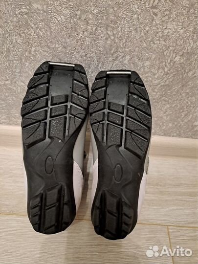 Лыжные ботинки размер 34
