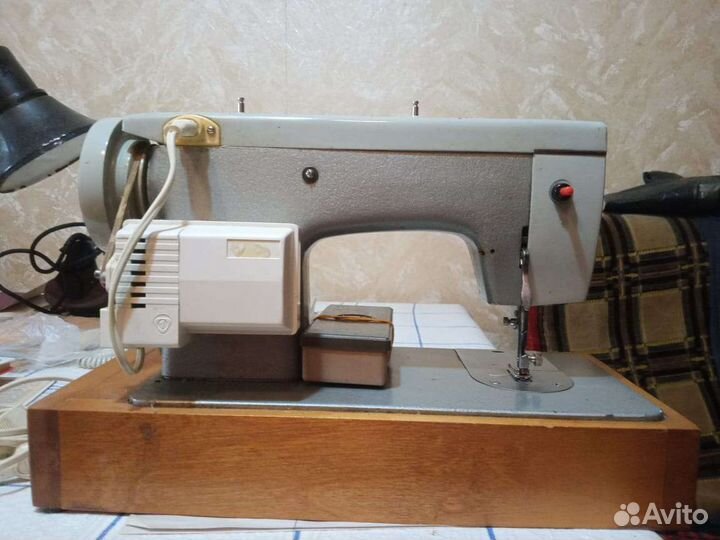 Швейная машинка чайка 3