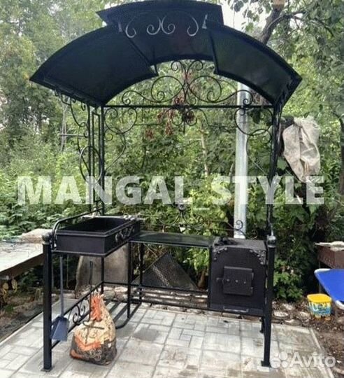 Мангал с крышей