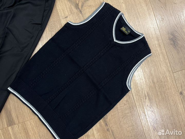 Школьная форма черная 140