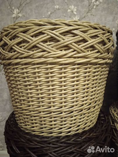 Кашпо-корзинка из ротанга