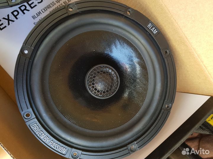 Акустические колонки в автомобили