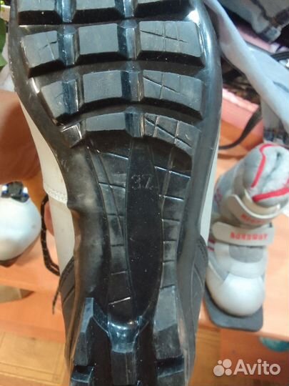 Лыжные ботинки