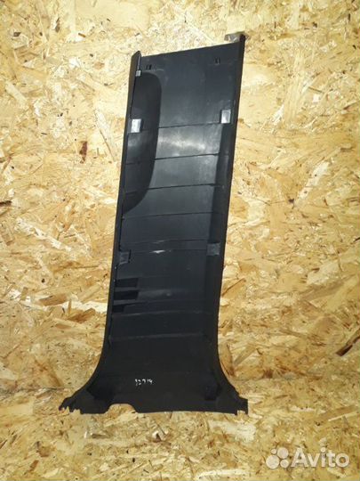 Обшивка стойки Toyota Auris E150 1ZR 2009