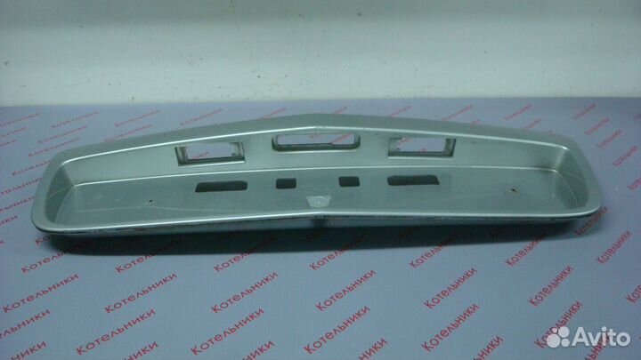 Nissan 84810-AU300 накладка крышки багажника