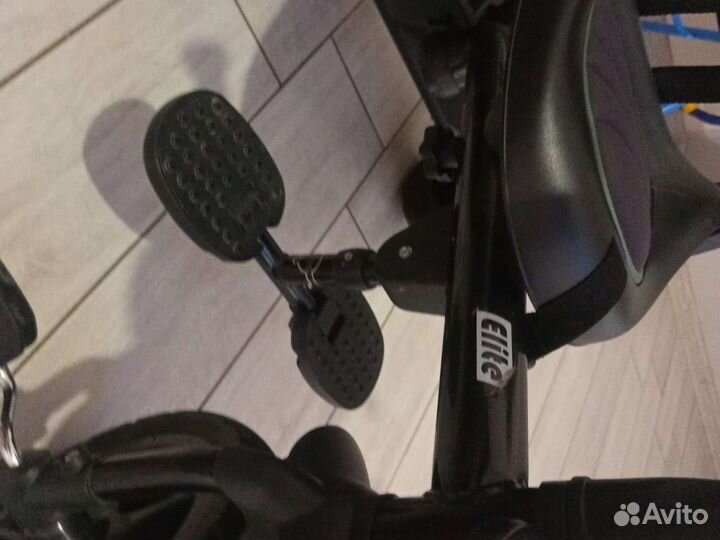 Коляска с тремя колёсами