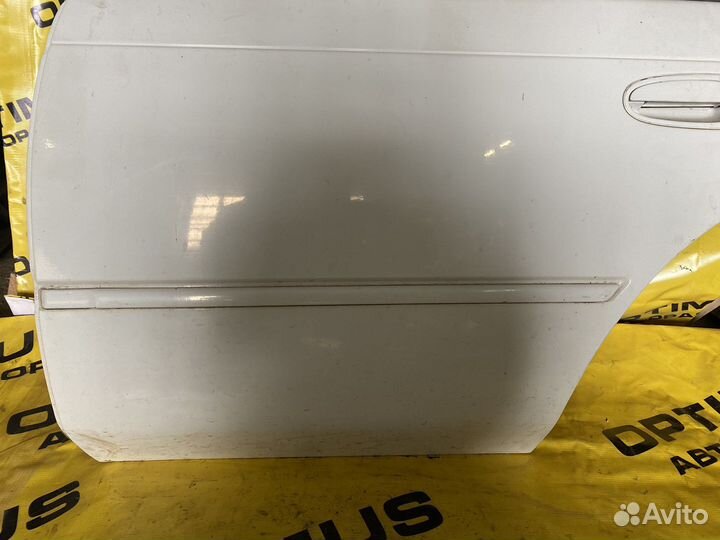 Задняя левая дверь Toyota Corolla E100