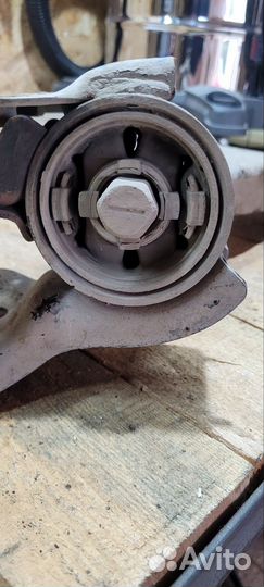 Передние рычаги в сборе Honda CRV 3