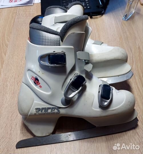 Коньки фигурные Poces производство Италия р.39-40