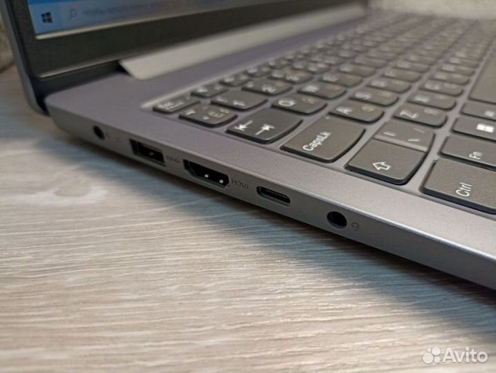 15.6 Ноутбук Lenovo IdeaPad Slim 3 15IRU8 на Intel