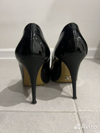 Туфли женские 35 размер черные