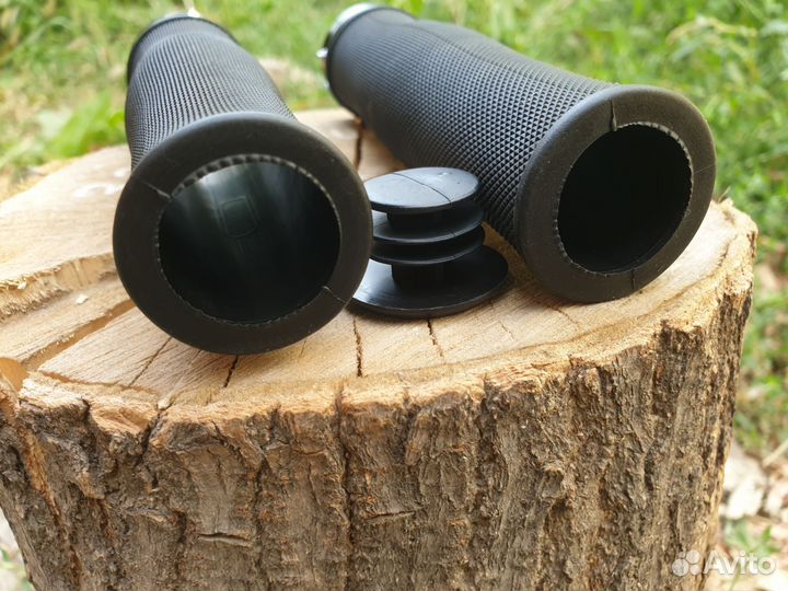 Грипсы для велосипеда с фиксатором