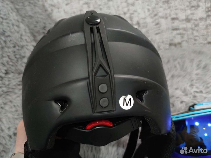 Шлем горнолыжный