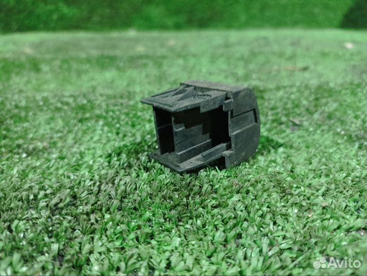 Заглушка кнопки Opel Omega B