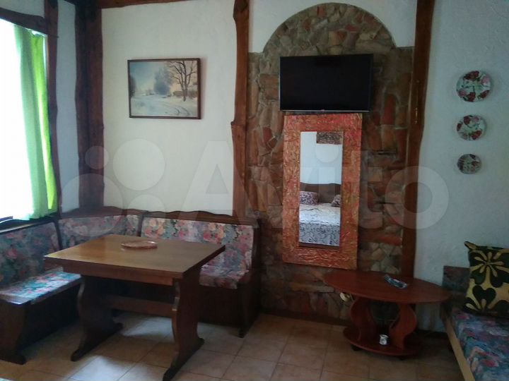 Комната 20 м² в 5-к., 1/2 эт.