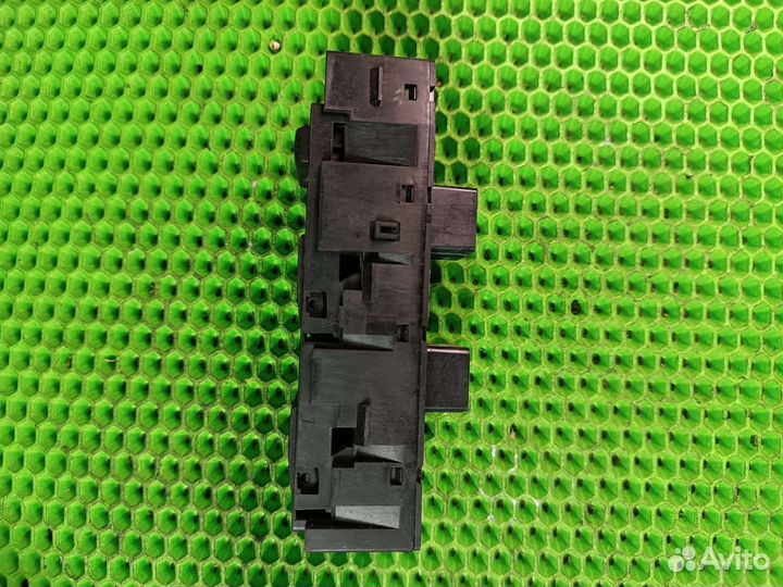 Блок управления стеклоподъемниками Grand Cherokee