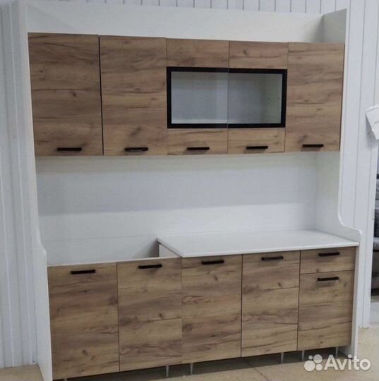 Кухонный гарнитур со столешницей Новый