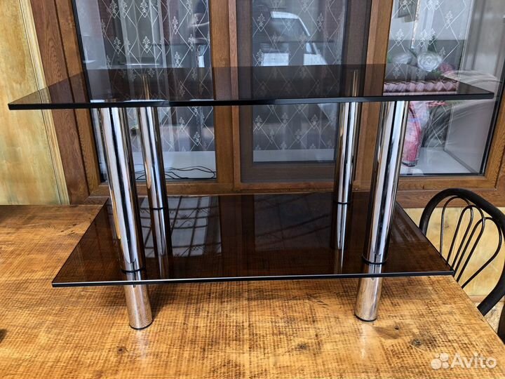 Столик под телевизор