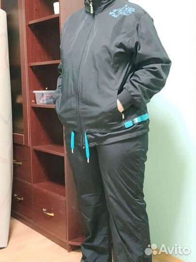 Продам спортивный костюм