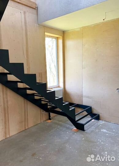 Лестница с забежными ступенями