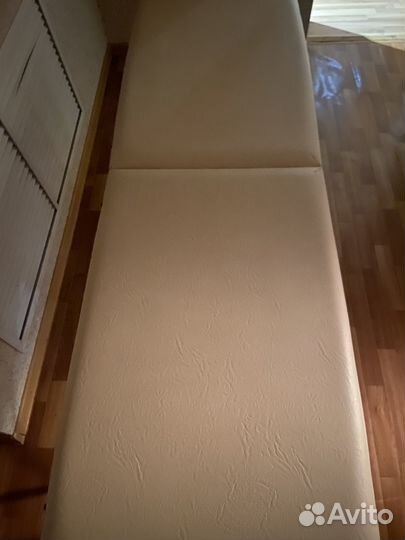 Массажная кушетка