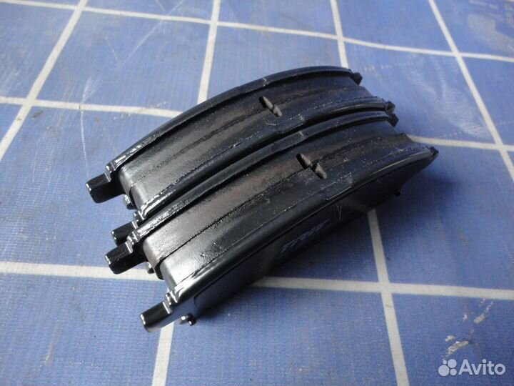 Тормозные колодки передние Nissan Pathfinder R51M