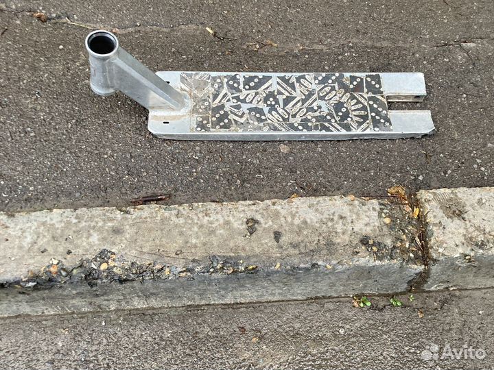 Дека для трюкавого самоката