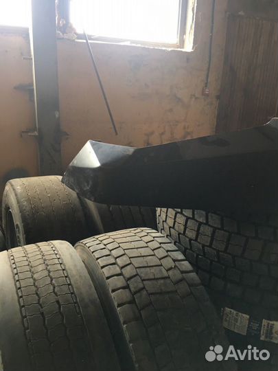 Передний бампер Тайота 70