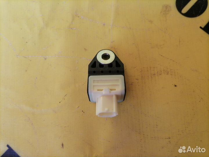 Датчик AIR BAG (удара) Toyota Rav4 40 2013-2019