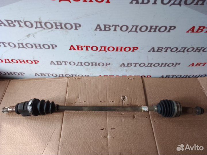 Полуось привод передний правый Peugeot 107 1.0