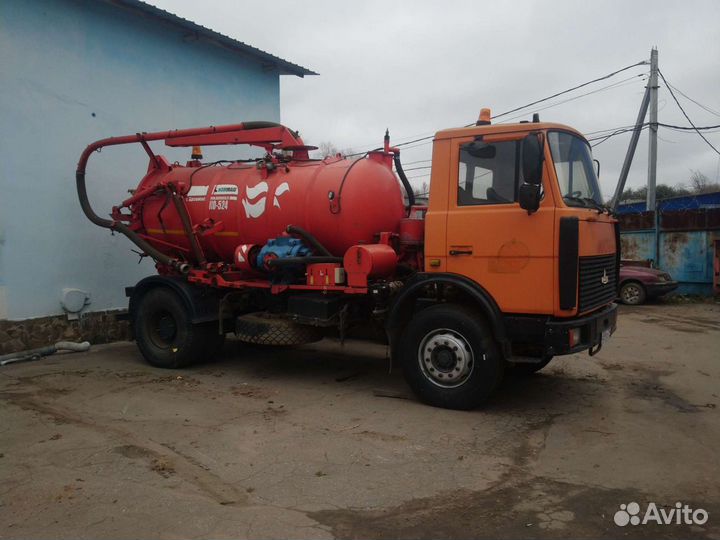 Водитель илососа