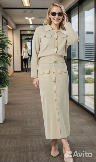 Костюм женскмй с юбкой