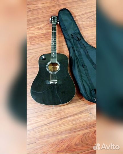Классическая гитара с чехлом