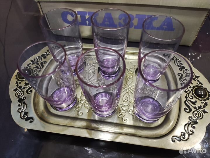 Поднос со стопками