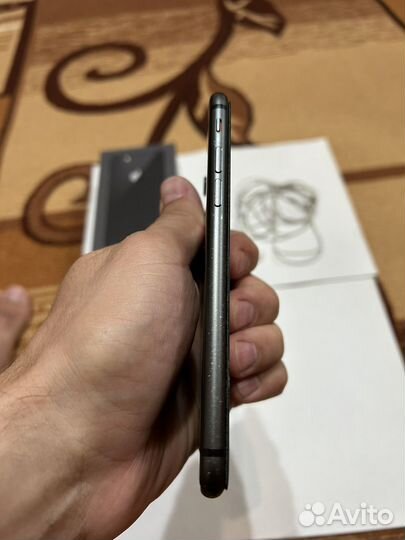 iPhone 8, 64 ГБ