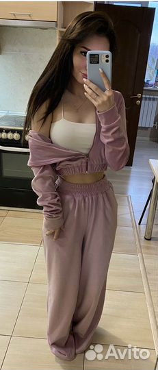 Велюровый костюм кюлоты и укороченная кофта