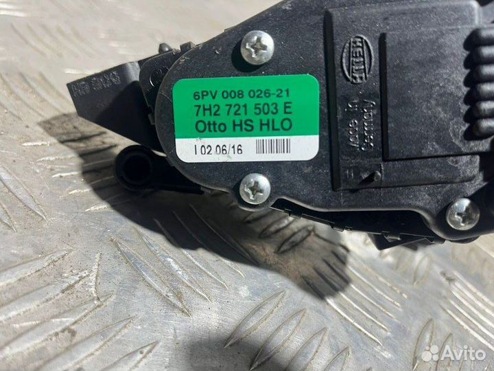 Педаль газа Volkswagen Transporter 6 2.0 TDI 2016