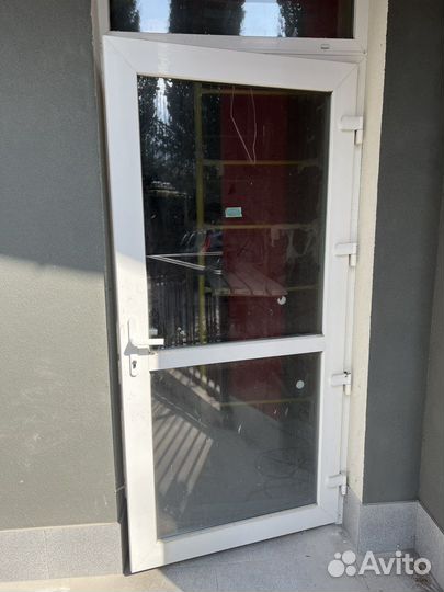 Дверь пластиковая входная