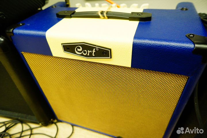 Комбоусилитель (комбик) / гитарный, басовый