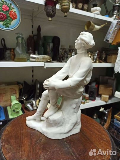 Статуэтка Горький