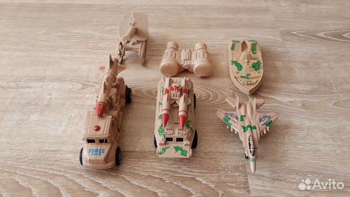 Детские игрушки Вооруженных Сил СССР и России