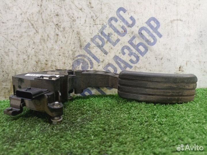Педаль газа Renault Fluence седан 1.6 K4M V838