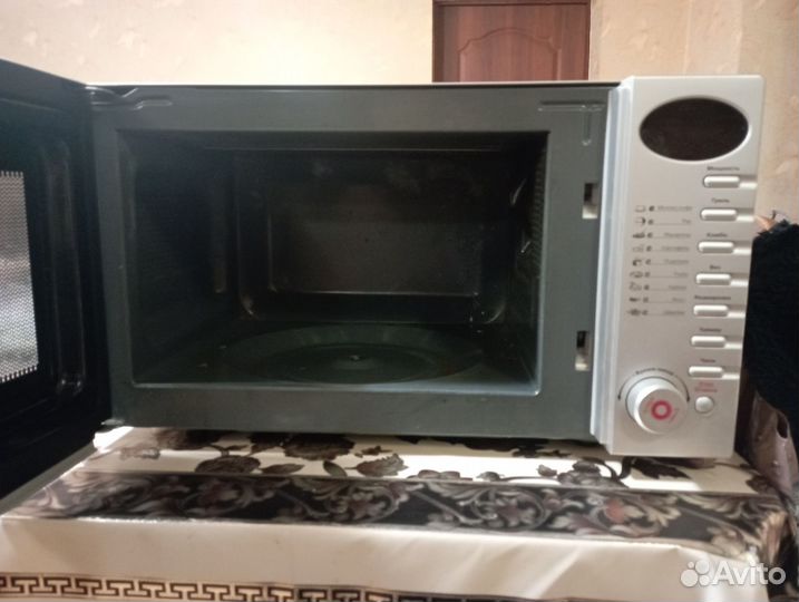 Микроволновая печь Vitek на запчасти