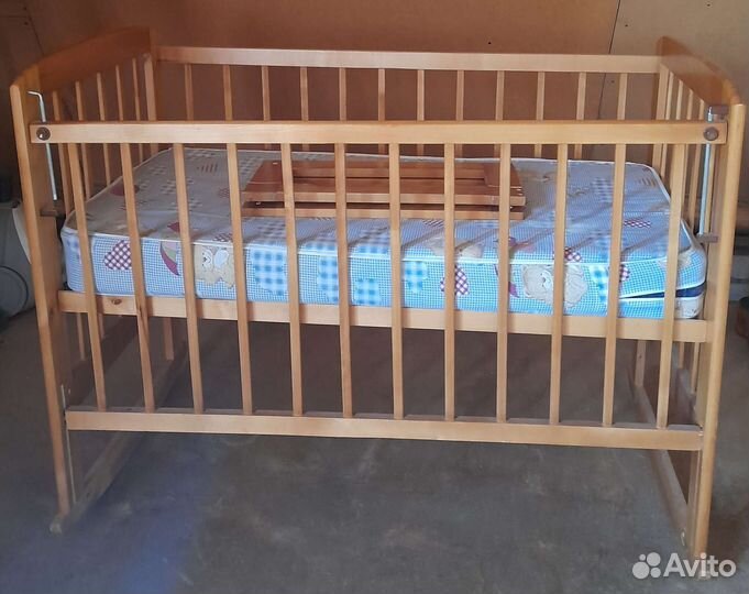 Детская кроватка с ящиком