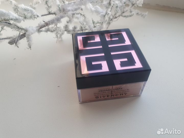 Пудра Givenchy