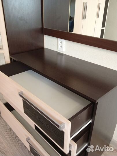 Продам комод с зеркалом