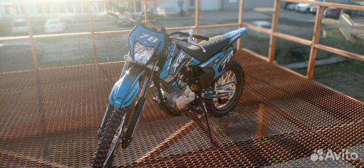 Кроссовый мотоцикл XR250 lite