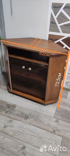 Тумбочка угловая