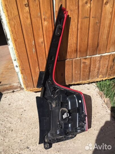 Фонарь задний левый Вольво хс 90