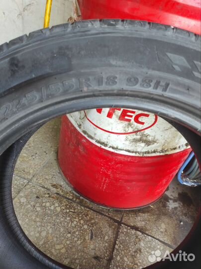 Kumho 852 225/55 R18